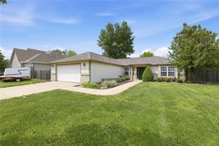 218 Hillside Drive, Baldwin City, KS 66006