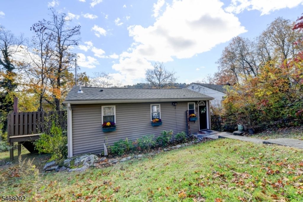 9 Woods Rd, Sandyston Twp., NJ 07826 — photo 2
