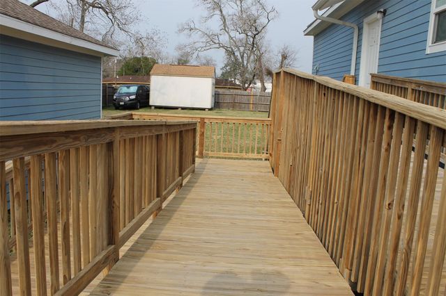 2503 Deats Road, Dickinson, TX 77539