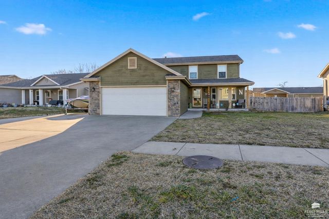 916 Meadowbrooke Lane, Junction City, KS 66441