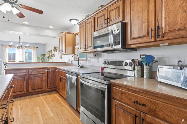 916 Meadowbrooke Lane, Junction City, KS 66441