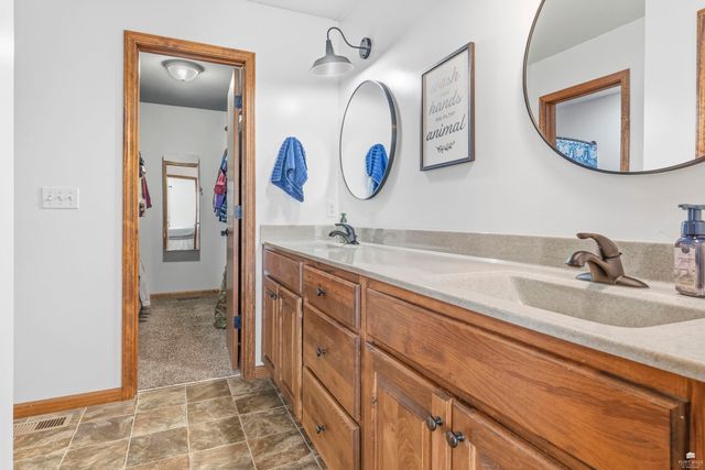 916 Meadowbrooke Lane, Junction City, KS 66441