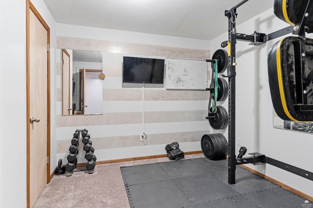 916 Meadowbrooke Lane, Junction City, KS 66441