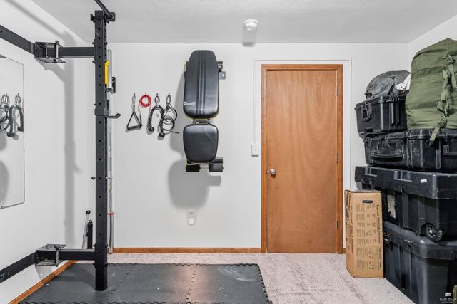 916 Meadowbrooke Lane, Junction City, KS 66441