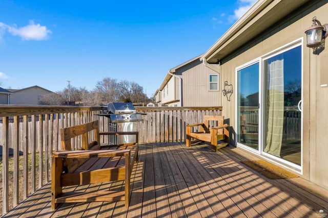 916 Meadowbrooke Lane, Junction City, KS 66441