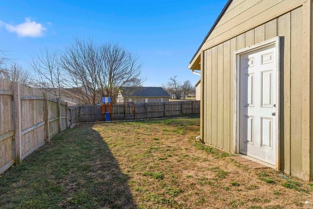 916 Meadowbrooke Lane, Junction City, KS 66441