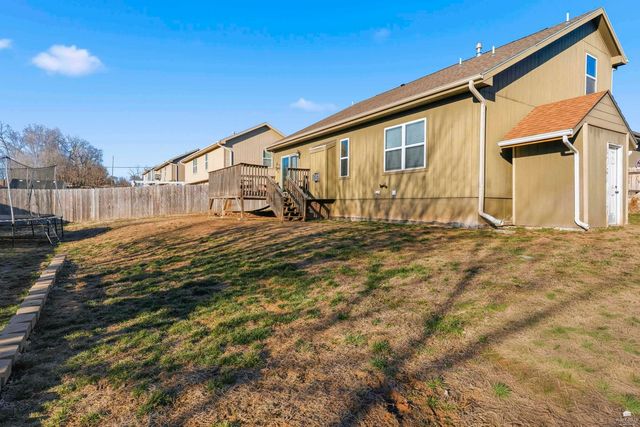 916 Meadowbrooke Lane, Junction City, KS 66441