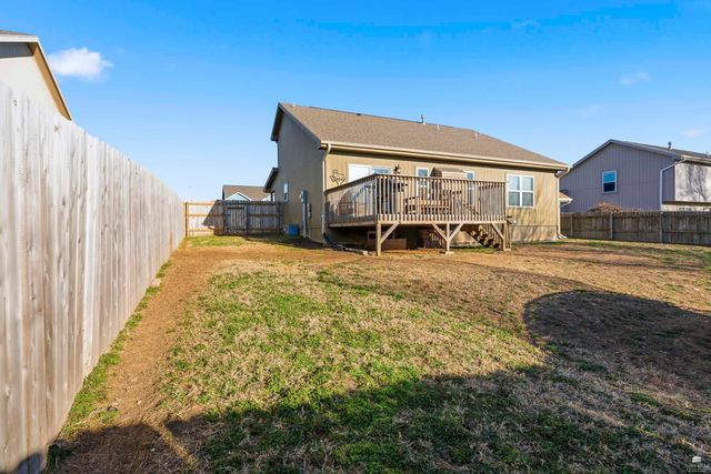 916 Meadowbrooke Lane, Junction City, KS 66441