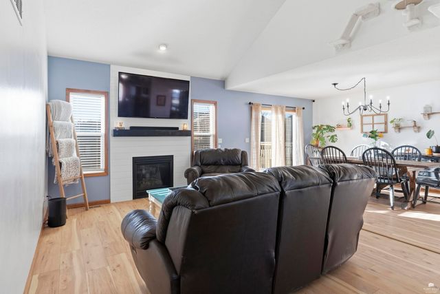 916 Meadowbrooke Lane, Junction City, KS 66441