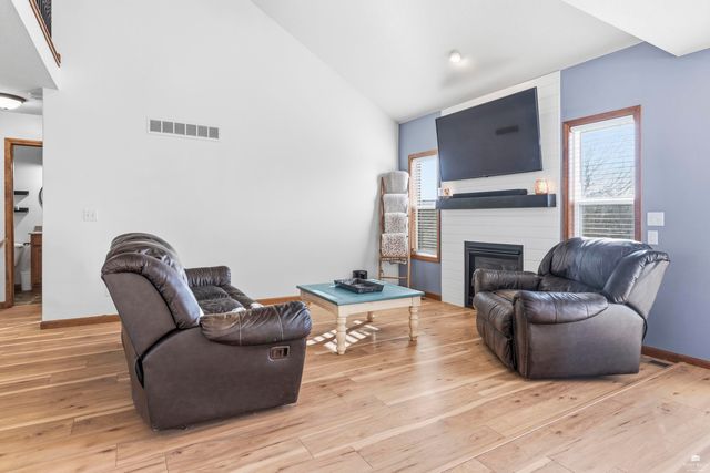 916 Meadowbrooke Lane, Junction City, KS 66441