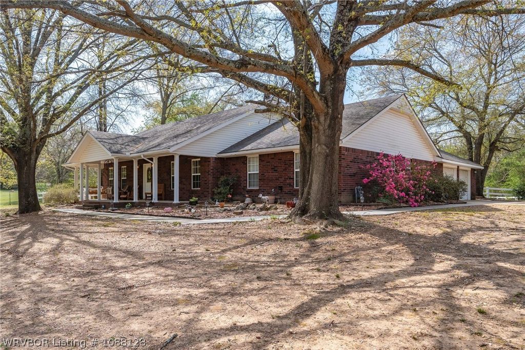 2505 Andrea Lane, Sallisaw, OK 74955