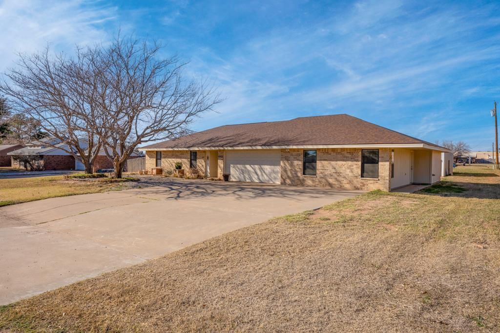 10903 E County Rd 105, Midland, TX 79706