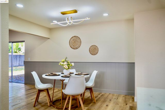 703 Prospector Dr, Stockton, CA 95210