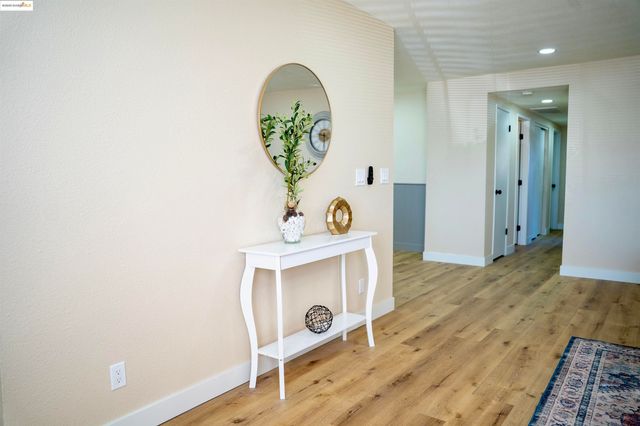 703 Prospector Dr, Stockton, CA 95210