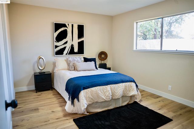 703 Prospector Dr, Stockton, CA 95210