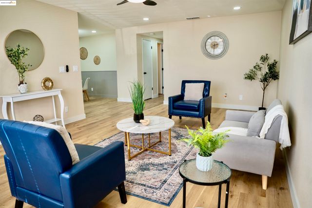 703 Prospector Dr, Stockton, CA 95210