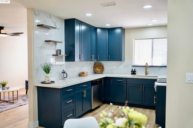 703 Prospector Dr, Stockton, CA 95210