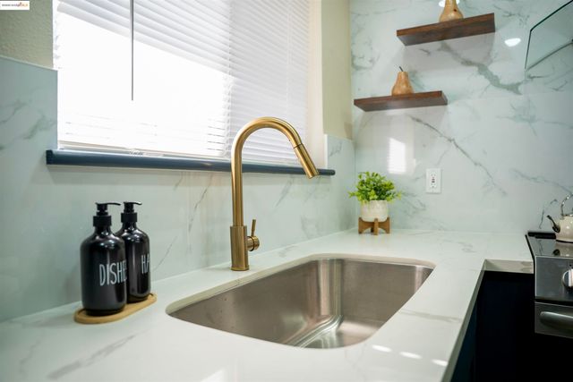 703 Prospector Dr, Stockton, CA 95210