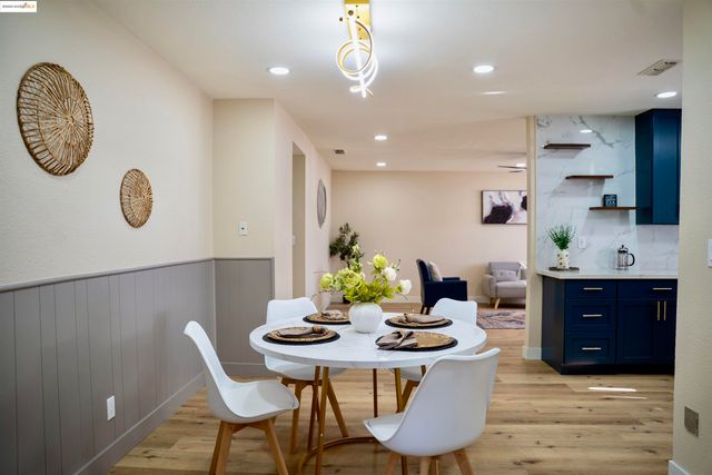 703 Prospector Dr, Stockton, CA 95210