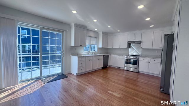 44 Mettler Street A, Woodbridge, CT 06525