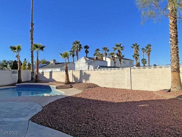 6404 Shawnee Place, Las Vegas, NV 89107