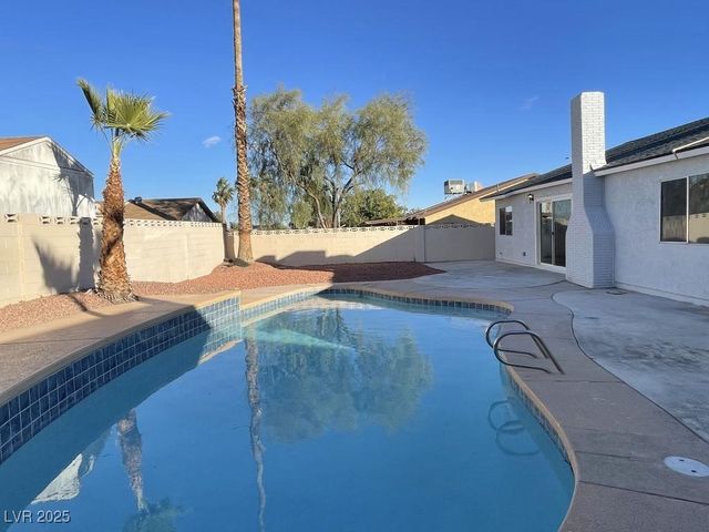 6404 Shawnee Place, Las Vegas, NV 89107