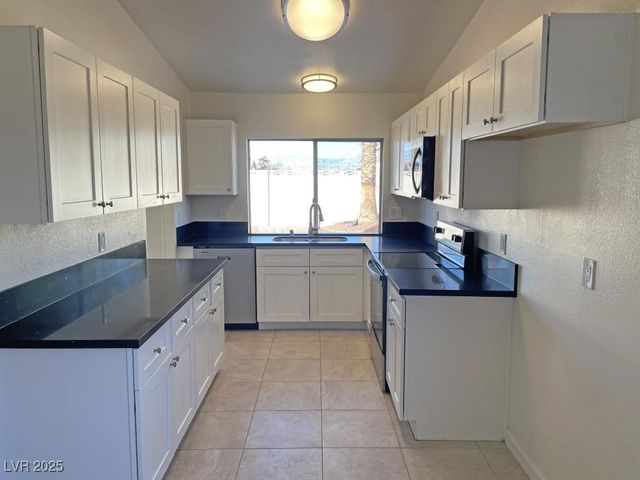 6404 Shawnee Place, Las Vegas, NV 89107