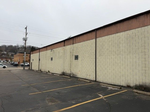 853 4th Ave, Coraopolis, PA 15108