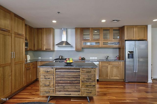 601 W Rosemary Street 712, Chapel Hill, NC 27516