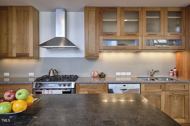 601 W Rosemary Street 712, Chapel Hill, NC 27516