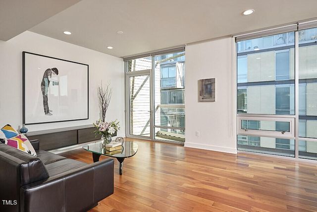 601 W Rosemary Street 712, Chapel Hill, NC 27516