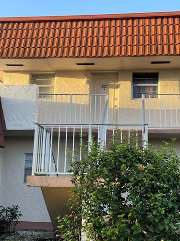 12011 Poinciana Boulevard S 202, Royal Palm Beach, FL 33411