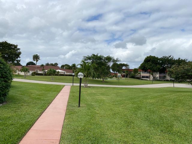 12011 Poinciana Boulevard S 202, Royal Palm Beach, FL 33411