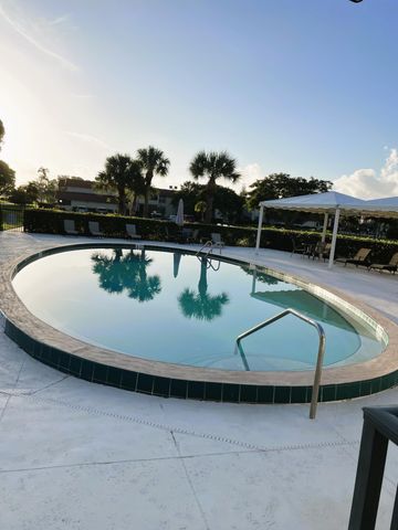 12011 Poinciana Boulevard S 202, Royal Palm Beach, FL 33411