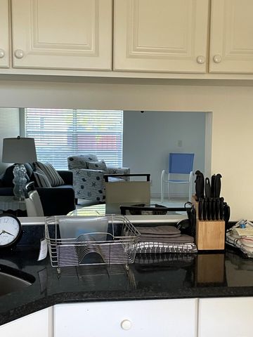 12011 Poinciana Boulevard S 202, Royal Palm Beach, FL 33411