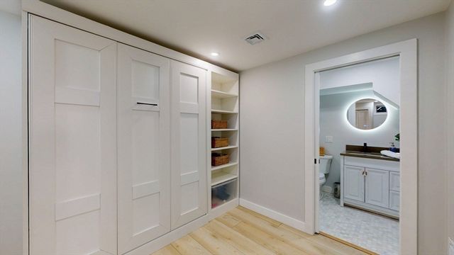 4 Lincoln Ct, Medfield, MA 02052