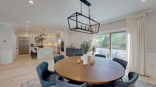 4 Lincoln Ct, Medfield, MA 02052