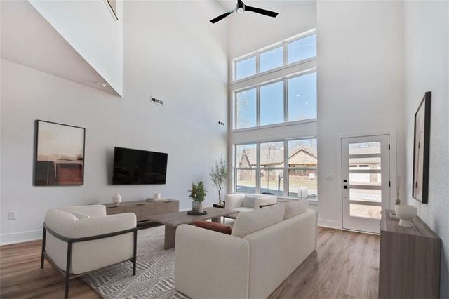 4 Savidge Circle, Bella Vista, AR 72715