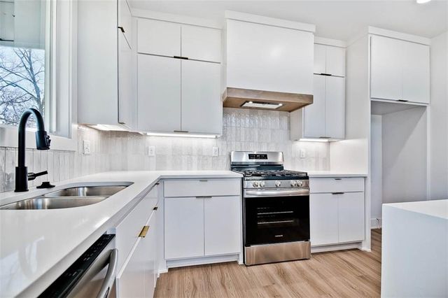 4 Savidge Circle, Bella Vista, AR 72715