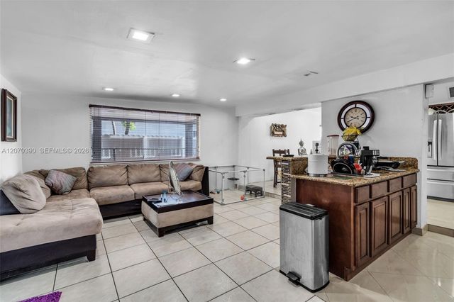 820 E 10th Avenue, Hialeah, FL 33010