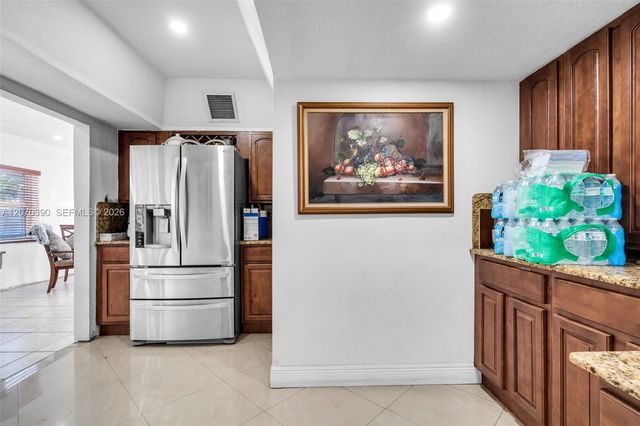 820 E 10th Avenue, Hialeah, FL 33010
