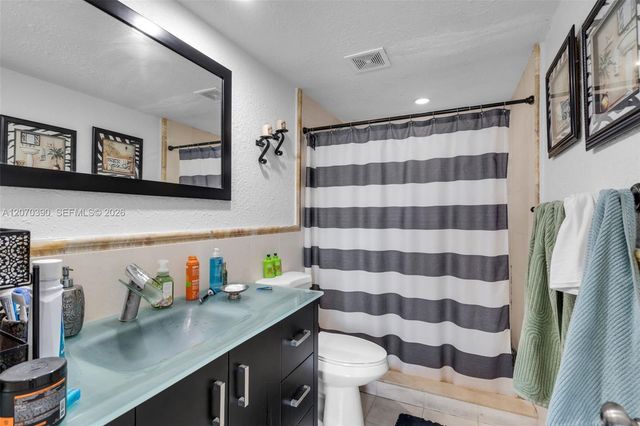 820 E 10th Avenue, Hialeah, FL 33010