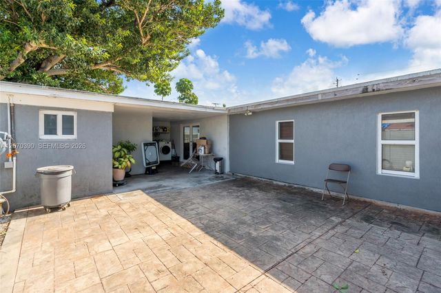 820 E 10th Avenue, Hialeah, FL 33010
