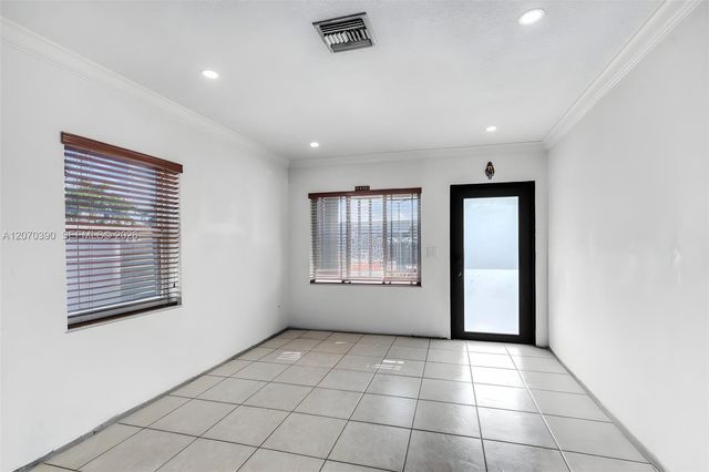 820 E 10th Avenue, Hialeah, FL 33010