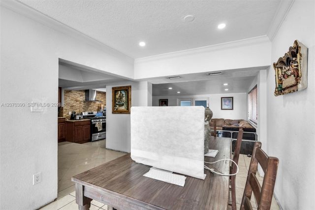 820 E 10th Avenue, Hialeah, FL 33010