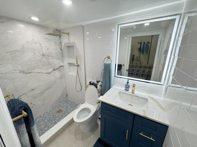 18 Piedmont A, Delray Beach, FL 33484