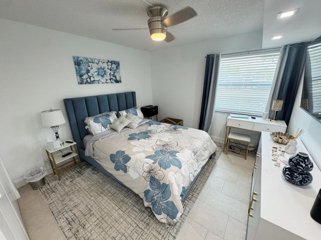 18 Piedmont A, Delray Beach, FL 33484