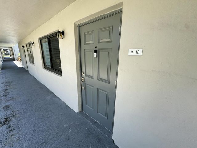 18 Piedmont A, Delray Beach, FL 33484