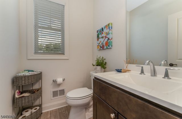 468 River Styx Rd 4, Hopatcong Boro, NJ 07843