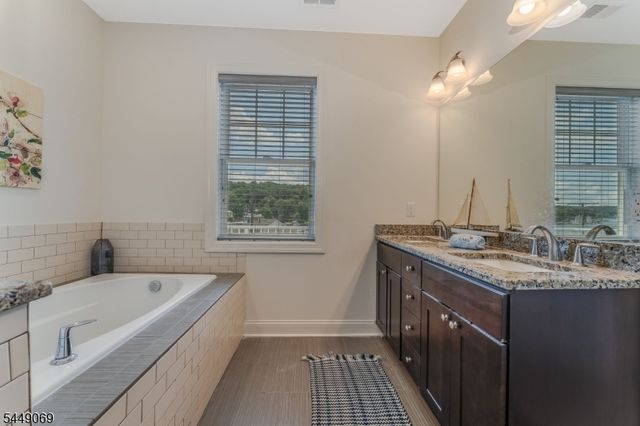468 River Styx Rd 4, Hopatcong Boro, NJ 07843